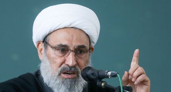 آیت‌الله خامنه‌ای در حد یک انسان عادی نیست