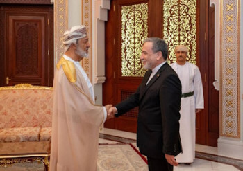 عراقچی با سلطان عمان دیدار کرد