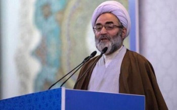 بانوانی که با آرایش و کشف حجاب خودنمایی می‌کنند مظهر شیطانند