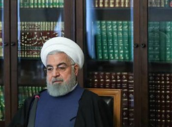 روحانی از مردم خواست به شعار "در خانه بمانیم" پایبند بمانند