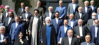 از ملت ایران به دلیل رنج هایی که کشیدند عذرخواهی می کنم