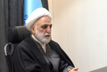 مبارزه با فساد تعطیل‌ پذیر نیست