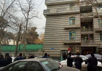 سفارت جمهوری آذربایجان در تهران هدف حمله مسلحانه قرار گرفت