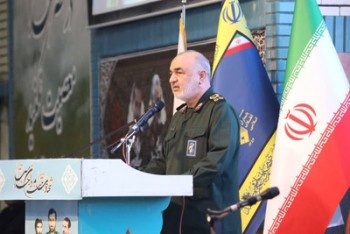 تحریم ملت ایران را قوی و نظام اسلامی‌ را مستحکم کرد