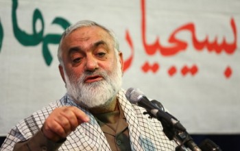 خدا ملت ما را برای نصرت خود برگزیده است