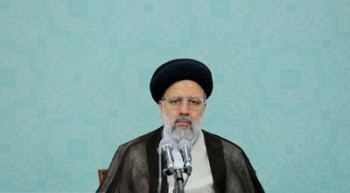 مسئولی که به وظایف خود عمل نمی کند باید مواخذه شود