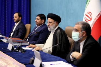 با مقصران کمبود برخی اقلام دارویی برخورد می شود