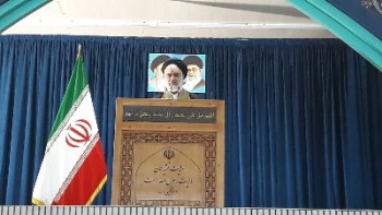 تلاش همگان باید حول محور ولی فقیه زمان باشد