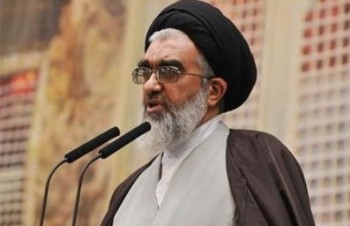 برخی از حوزویان شعار جدایی دین از سیاست می دهند