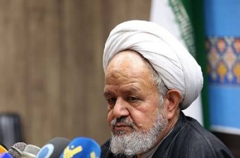 تضاد ایران با آمریکا تضاد بین حق و باطل و ایمان و کفر است
