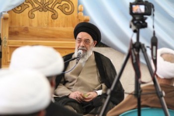 دشمن با تبلیغ های سوء خود قصد فریب مردم را دارد