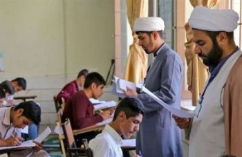 زمینه حضور طلاب جوان در مدارس ایران فراهم می شود
