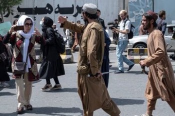 ممنوعیت‌ها برای زنان تشدید شد