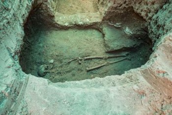 کشف اسکلت یک بانوی اشکانی دو هزار ساله در تپه اشرف اصفهان