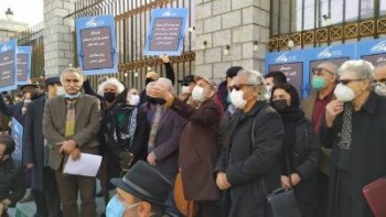 جامعه تئاتر ایران در مقابل مجلس شورای اسلامی تجمع کردند