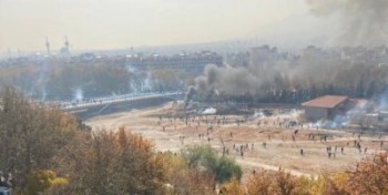 پلیس در اصفهان به گاز اشک آور متوسل شد