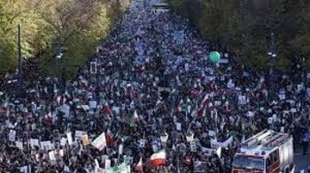 شرکت‌کنندگان در تظاهرات برلین شیطان‌پرست و همجنس باز بودند