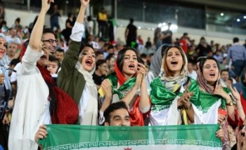 حضور بانوان در ورزشگاه ها باید غیر گزینشی و آزاد باشد