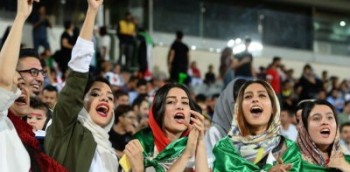 از ورود زنان به ورزشگاها جلوگیری کنید