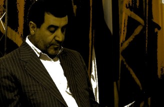 یک نماینده مجلس می گوید اقتصاد ایران در حال فروپاشی است