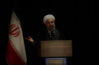 حسن روحانی دولت خویش را مظلوم ترین دولت تاریخ انقلاب خواند