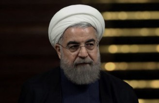 حسن روحانی مطالب خلاف واقع را به رهبری منتسب می کند