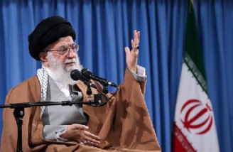 رهبر انقلاب: گربه‌رقصانی آمریکا علیه سپاه به جایی نخواهد رسید