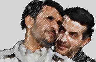 مشایی با حضور در مقابل سفارت انگلیس حکم بقایی را به آتش کشید