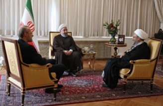 روحانی: همه باید دست به دست هم دهیم