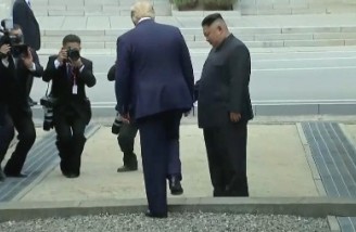 ترامپ به عنوان اولین رئیس جمهور آمریکا به خاک کره شمالی سفر کرد