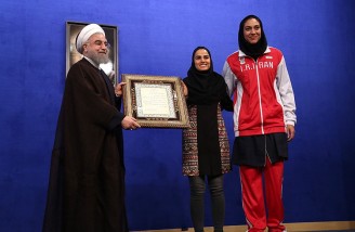 روحانی: شایسته نیست زنان ایران در مسابقات جهانی حاضر نباشند