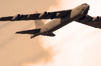 چندین فروند بمب‌افکن‌ «بی ۵۲» آمریکا در قطر بر زمین نشست