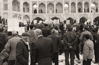 تجمع اعتراضی کشاورزان اصفهانی در بستر خشک زاینده‌رود