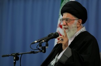 رهبر انقلاب: امروز خود آمریکاییها از آینده‌ی خودشان دارند میترسند