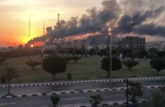 عربستان حمله به مخزن سوخت جده را تروریستی موشکی خواند