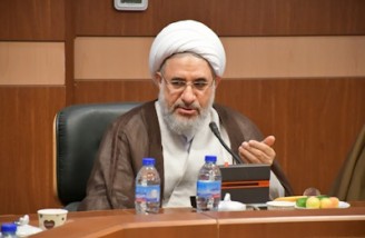 کار اصلی‌ حوزه علمیه دخالت در سیاست است