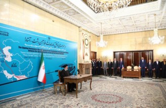 توافق راه آهن رشت - آستارا گام راهبردی در روابط ایران و روسیه است