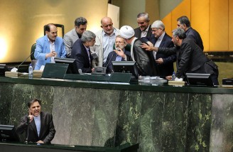 متن و حاشیه جلسه استیضاح وزیر راه و شهرسازی در مجلس