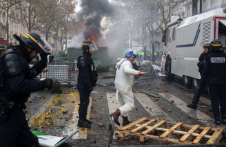 فریاد جلیقه های زرد پاریس