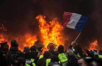 فریاد جلیقه های زرد پاریس