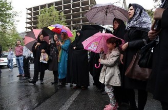 تجمع مردم مقابل سفارت عربستان