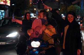 جشن هواداران روحانی در نقاط مختلف ایران