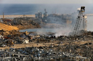 بیروت در میانه آتش و دود و خاکستر