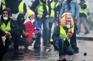 فریاد جلیقه های زرد پاریس