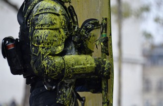 فریاد جلیقه های زرد پاریس