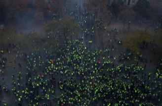 فریاد جلیقه های زرد پاریس