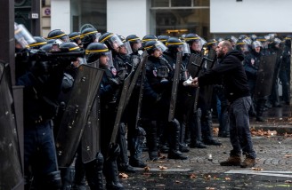 فریاد جلیقه های زرد پاریس