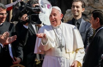 سیمای پاپ فرانسیس در عراق 