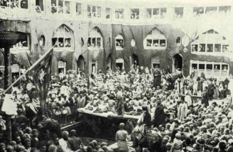 تجمع عزاداران حسینی در تهران تصاویر ِ مجله نشنال جئوگرافیک از ایران در فروردین ماه سال ۱۳۰۰