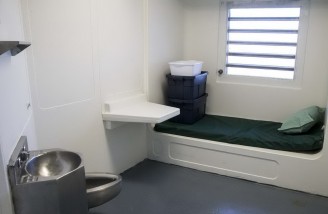 نمای آمریکا از پشت میله های زندان